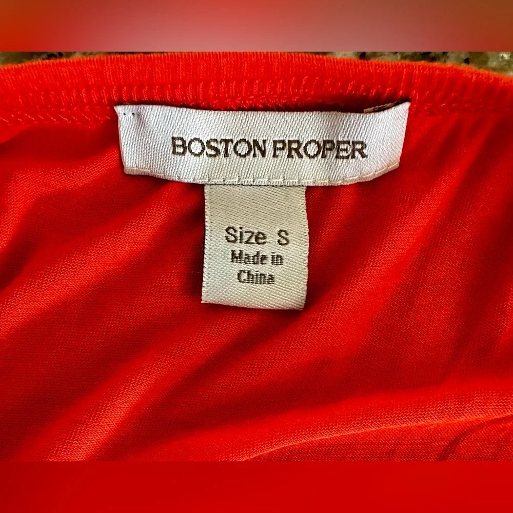 BOSTON PROPER KEYHOLE DETAILED TOP 
SIZE: SMALL - Picture 6 of 7